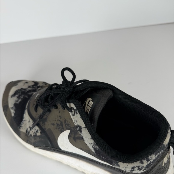 Nike Camouflage Black and White Sneakers - Picture 6 of 7